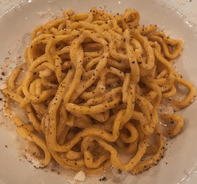 cacio e pepe, one of the most popular foods in Italy