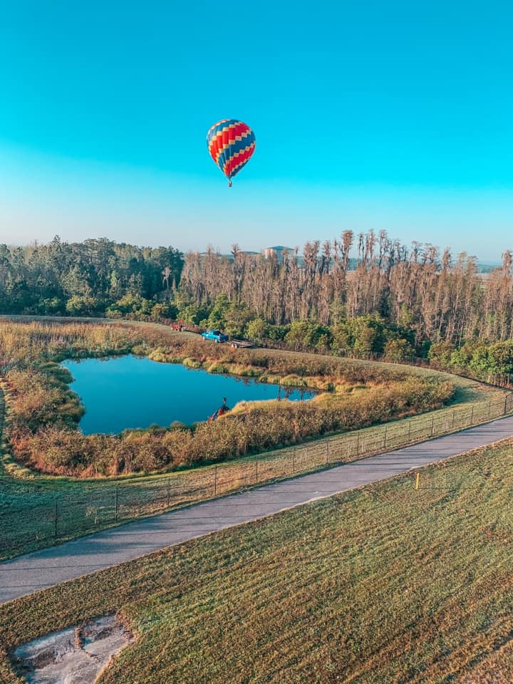 hot air balloon flying over Tampa Bay