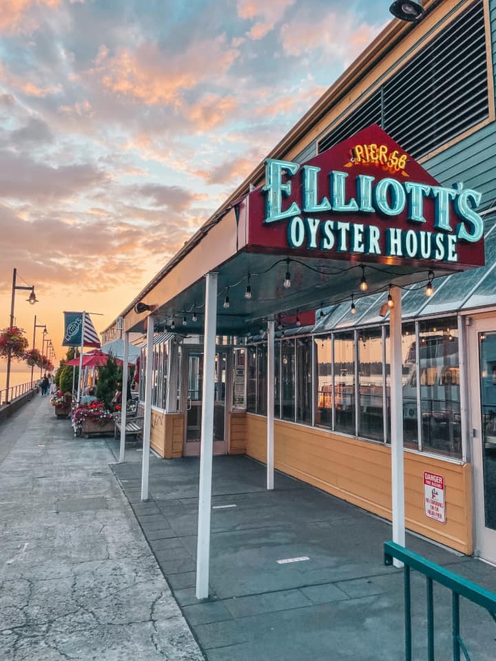 Entrance of Elliotts Oyster House on the pier at sunset
