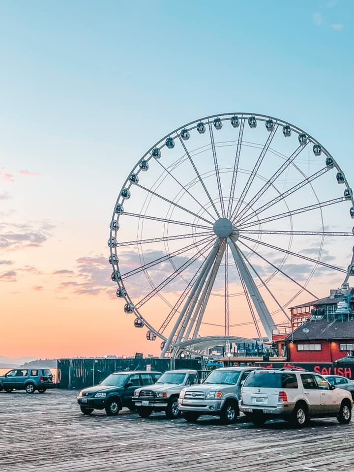 Seattle Great Wheel at sunset