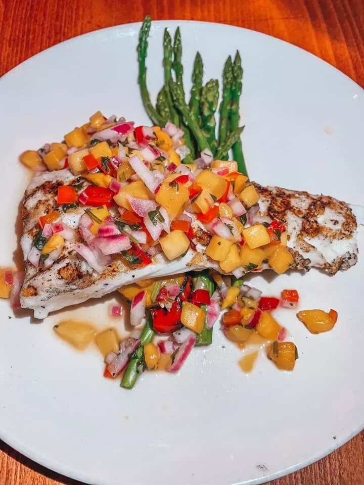 Elliotts Oyster House halibut with mango salsa