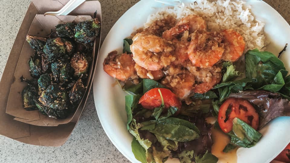 garlic shrimp, a very popular Hawaiian dish and a must eat in Oahu