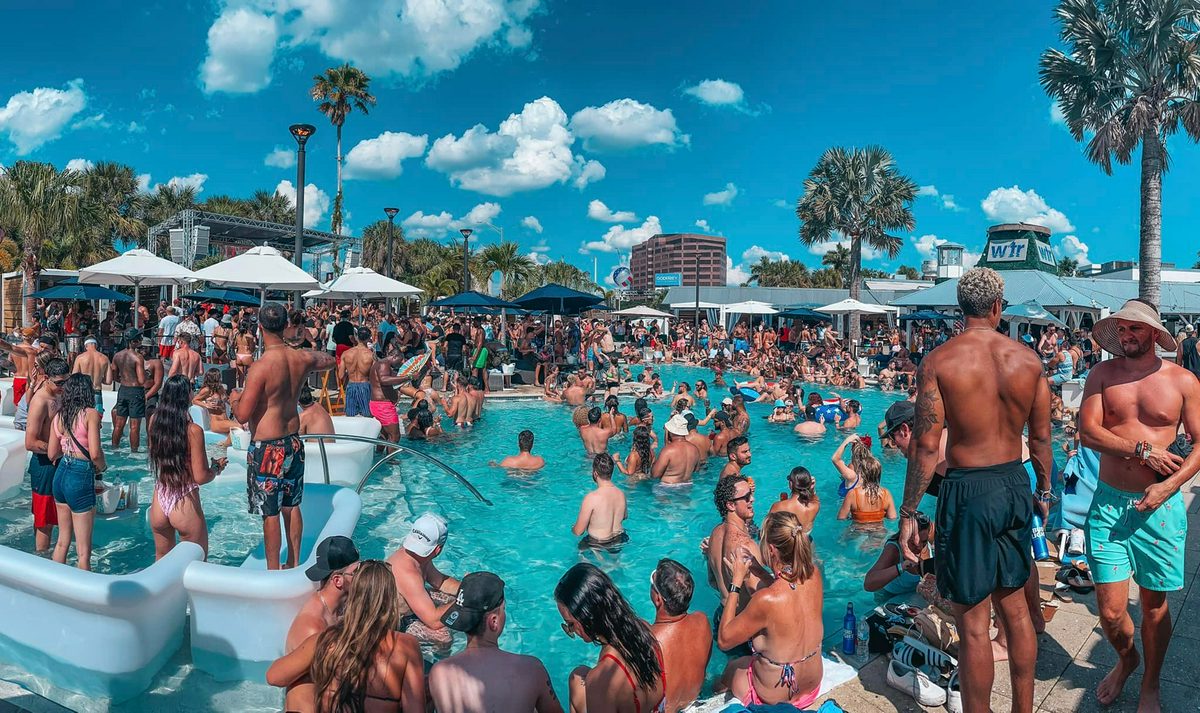 huge crowd at WTR pool party in Tampa, Florida