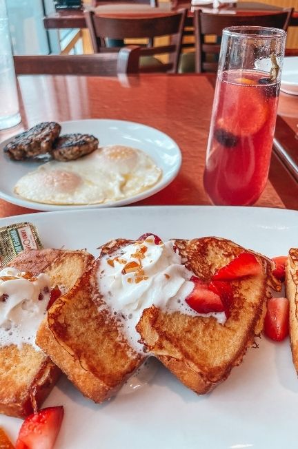 best breakfast restaurants in Clearwater Beach french toast