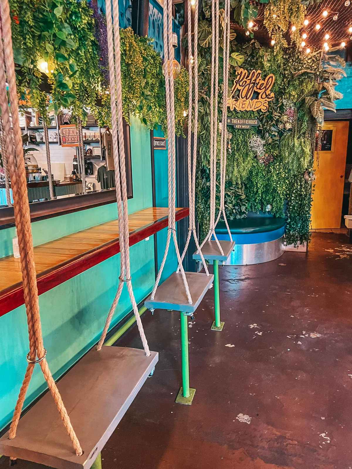 Swing seats a Koffie House in Key West