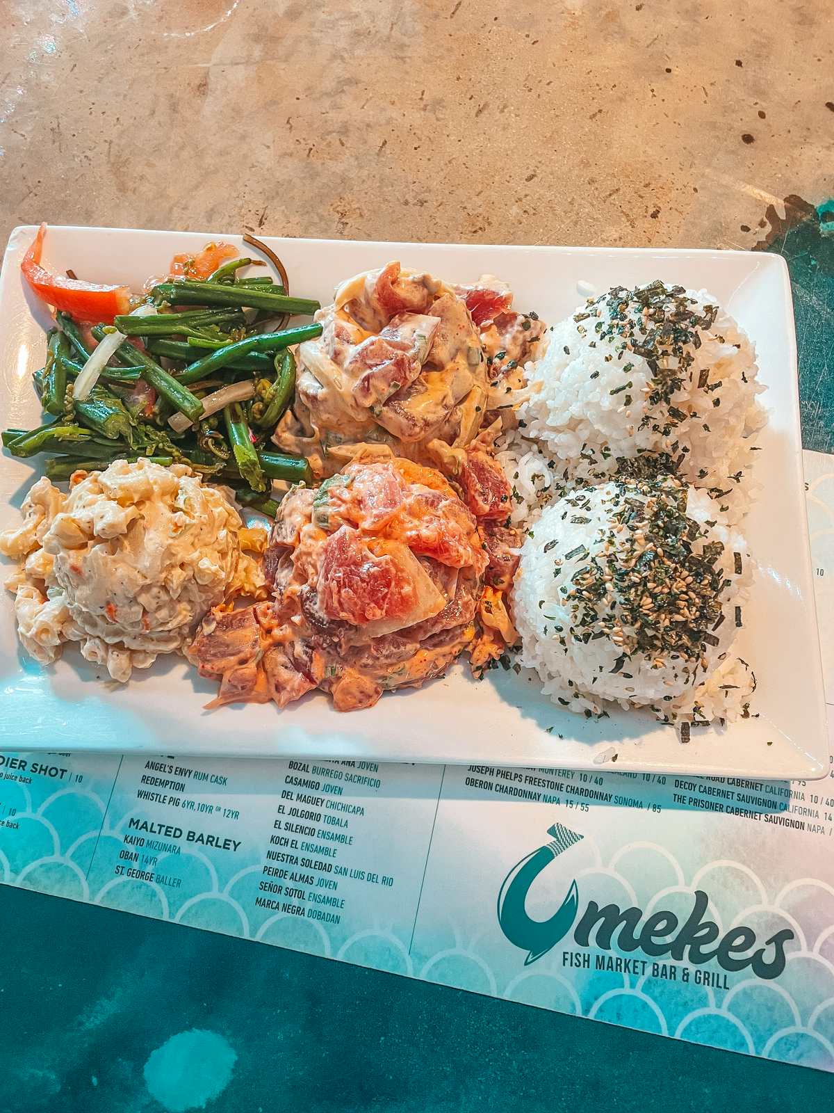 Umekes poke plate in Kona