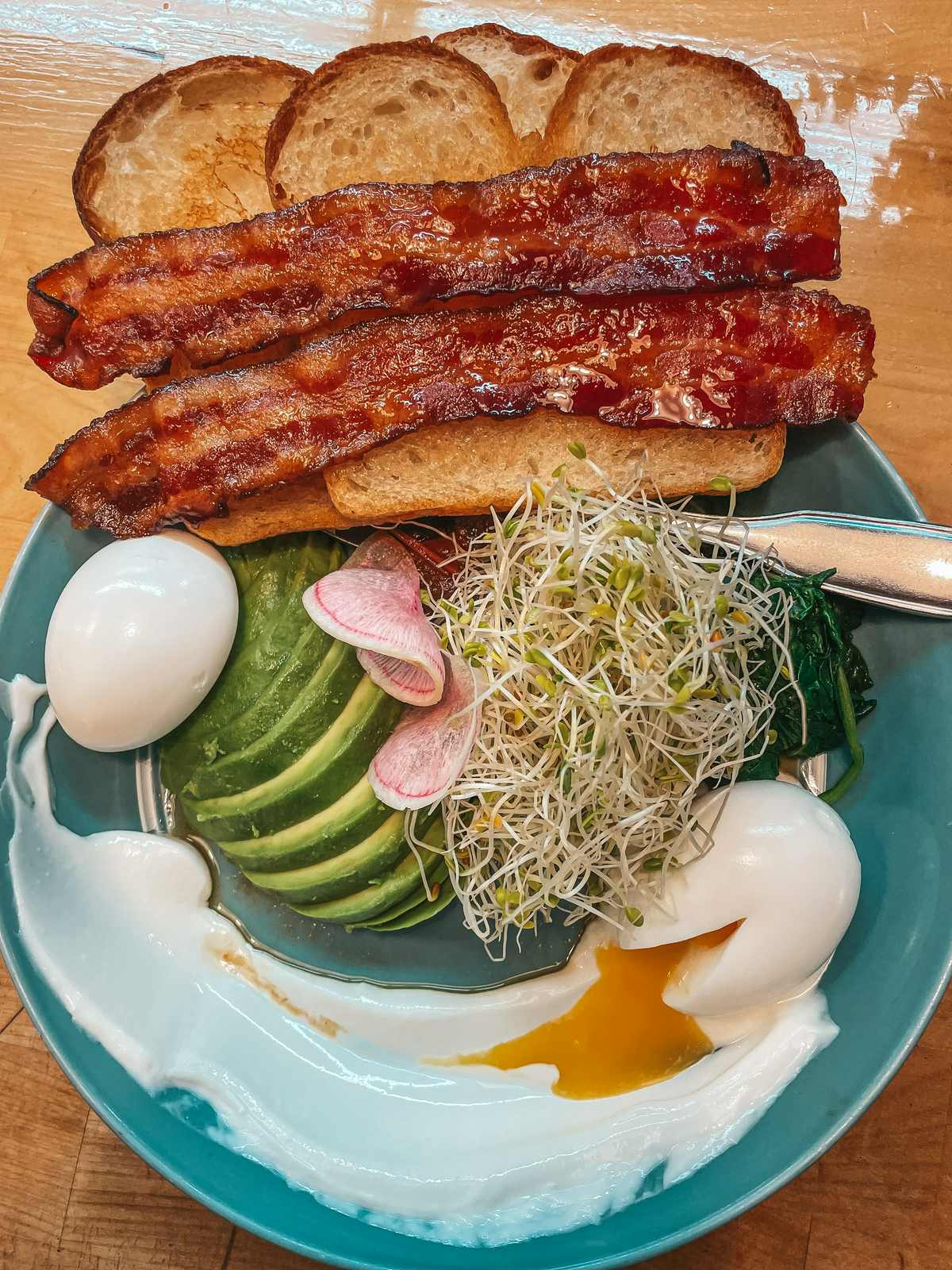 Brunch bowl from Over Easy Kailua restaurant