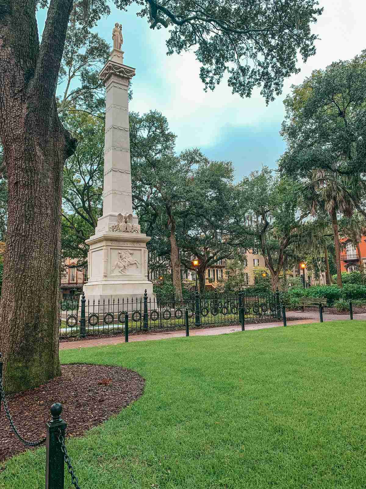 Forsyth Park monument