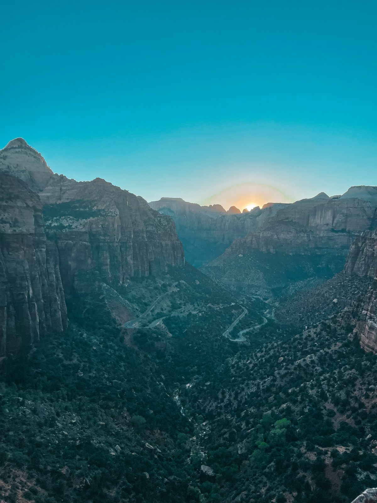 Canyon Overlook Trail in Zion at sunset