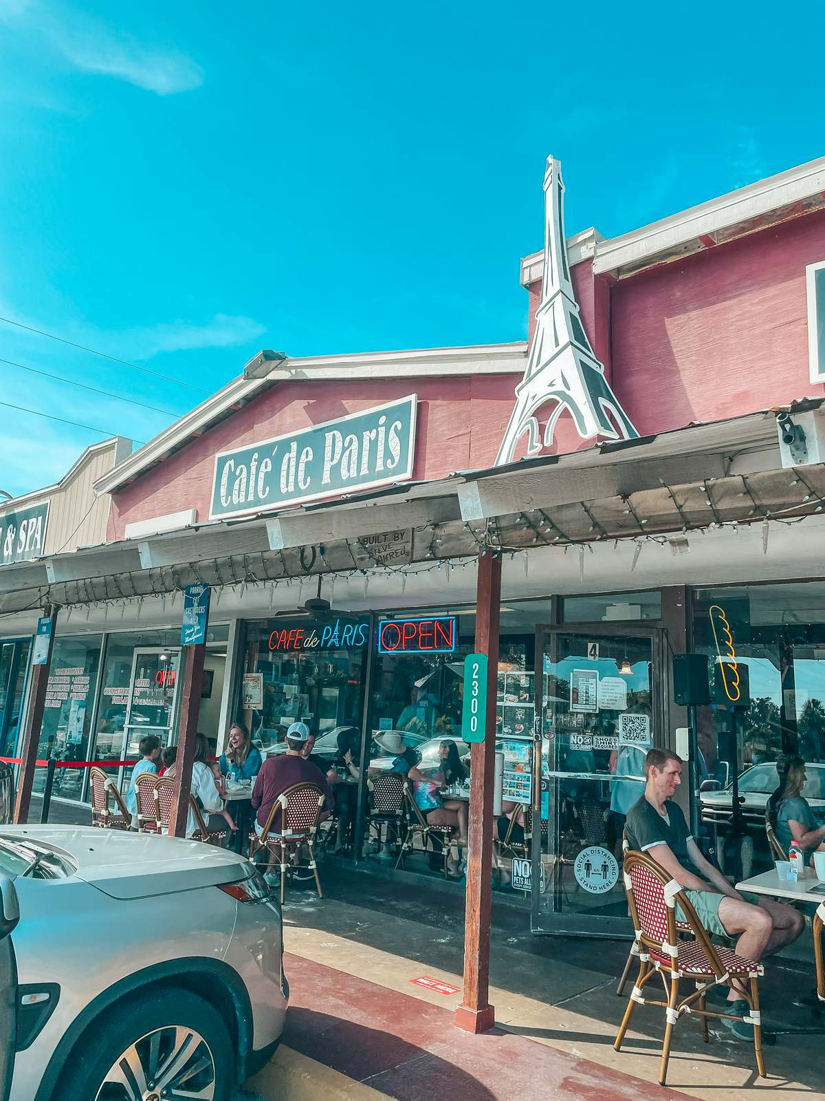 Cafe de Paris Bakery in Indian Rocks Beach