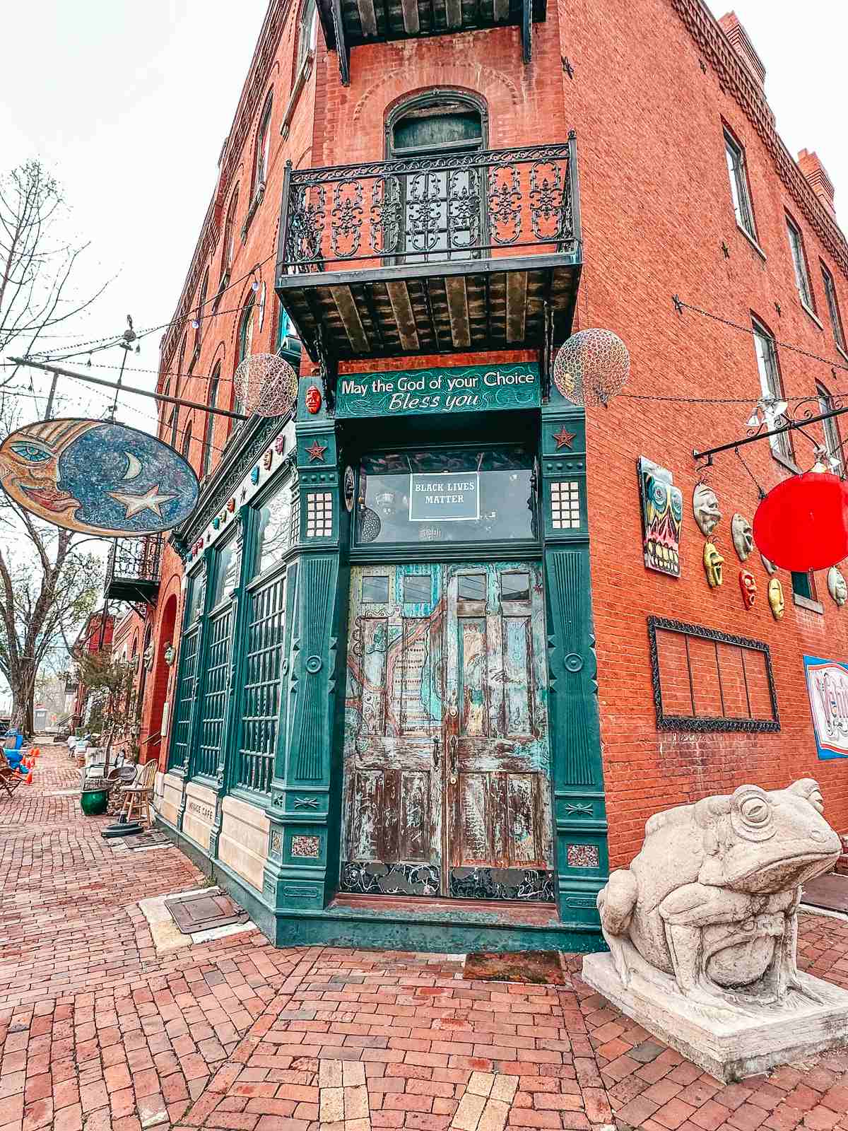 Entrance to Venice Cafe