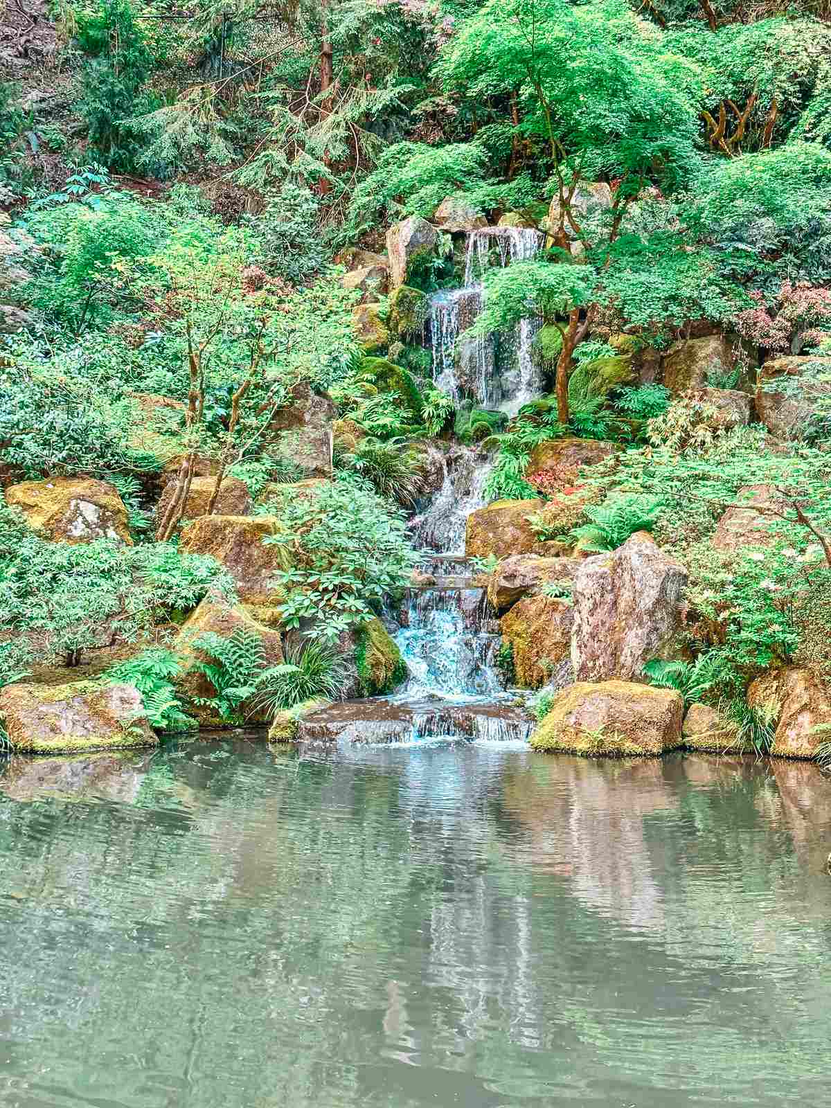 spend the weekend in Portland and visit the waterfalls in Washington Garden 