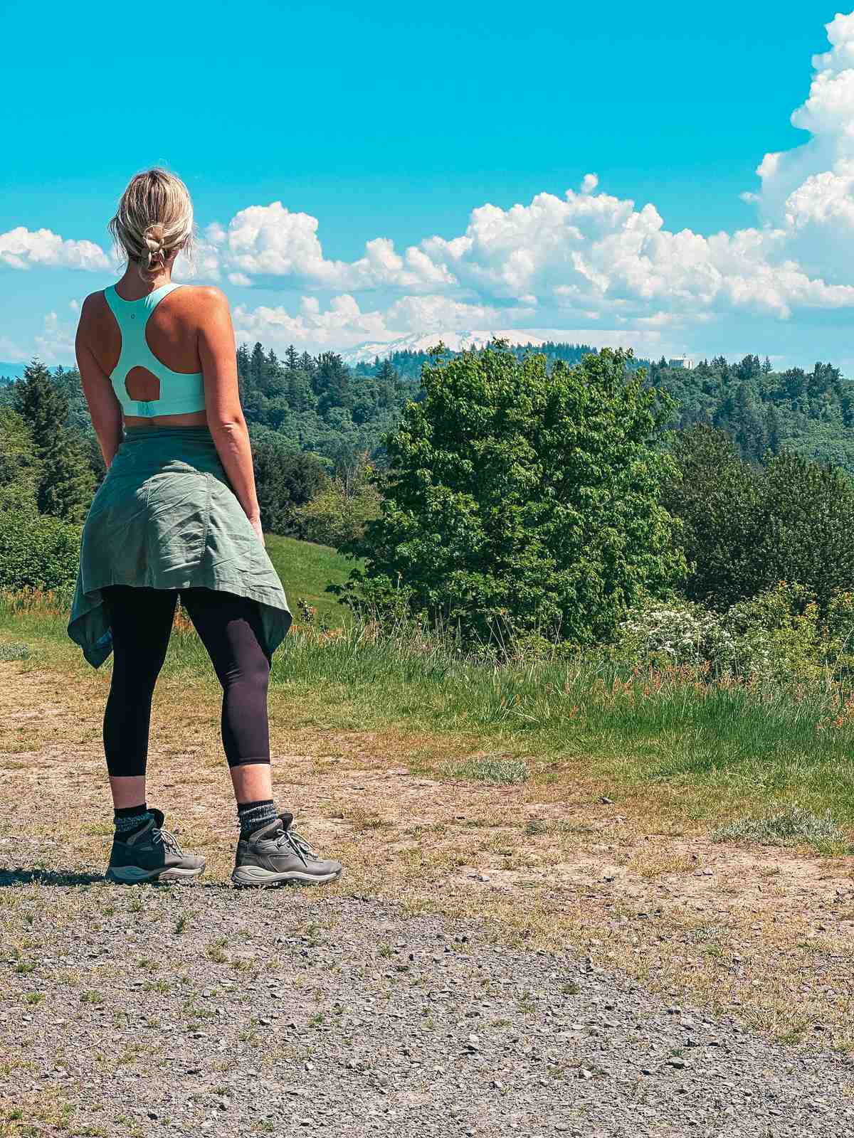 person spending the weekend in Portland and hiking the Powell Butte Nature Park 