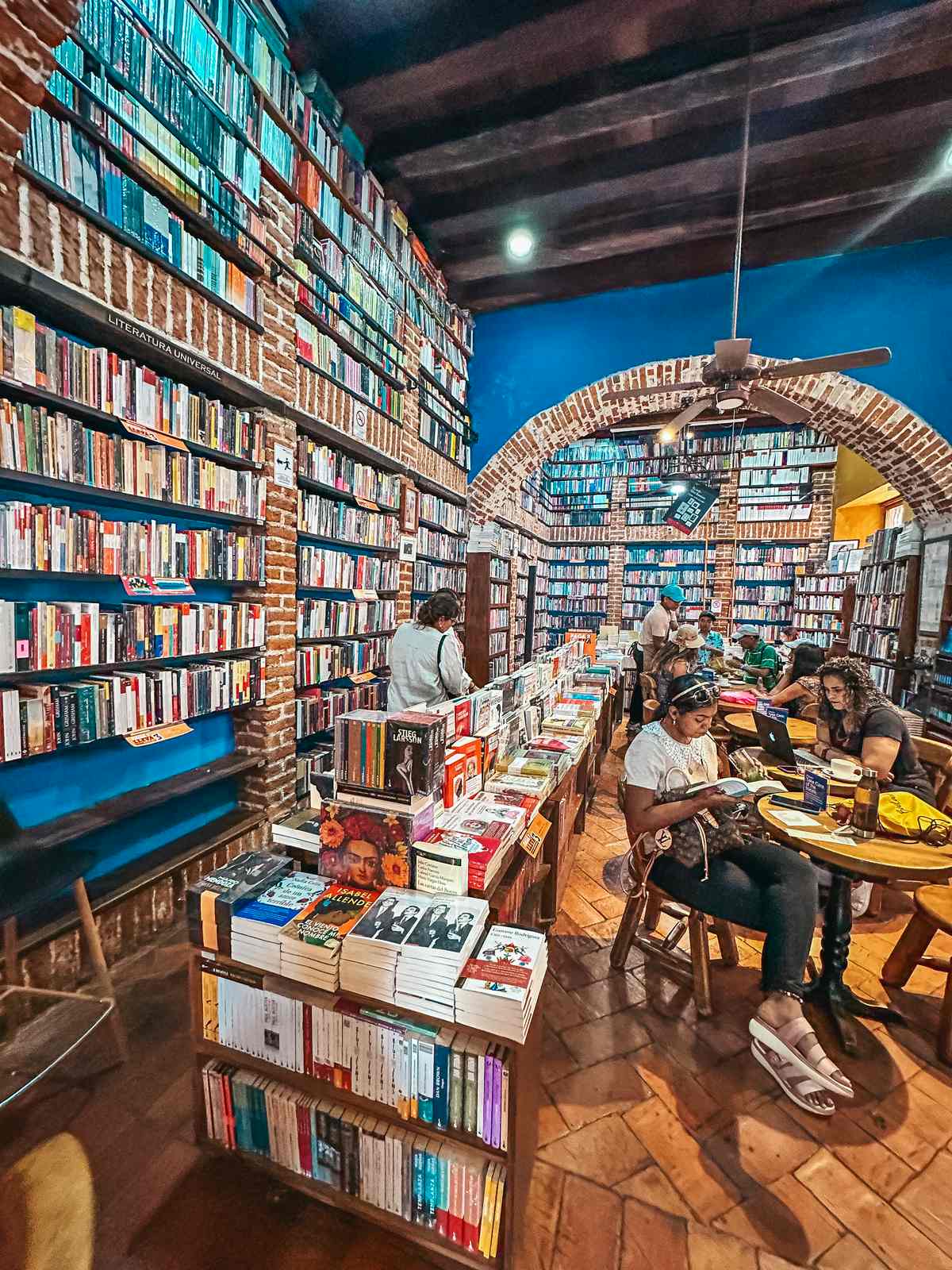 Abaco Libros y Cafe in Cartagena coffee shop