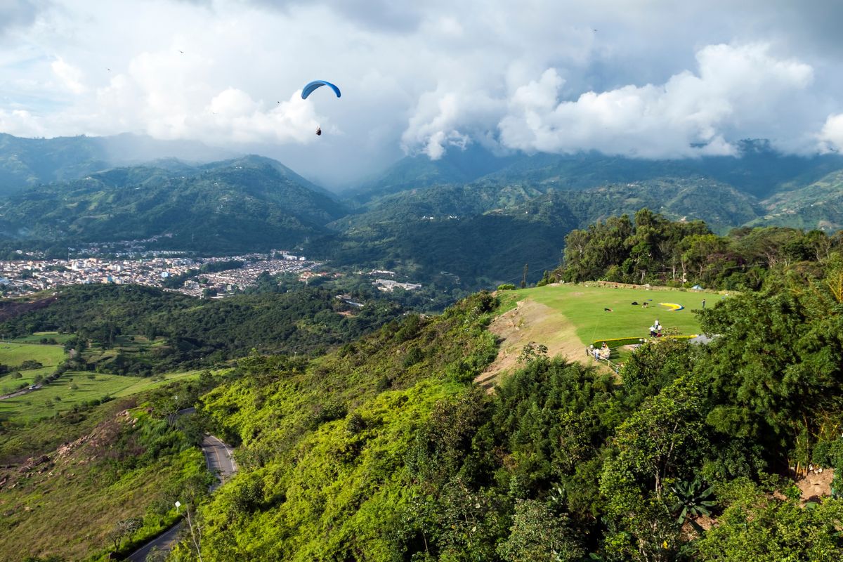 paragliding medellin