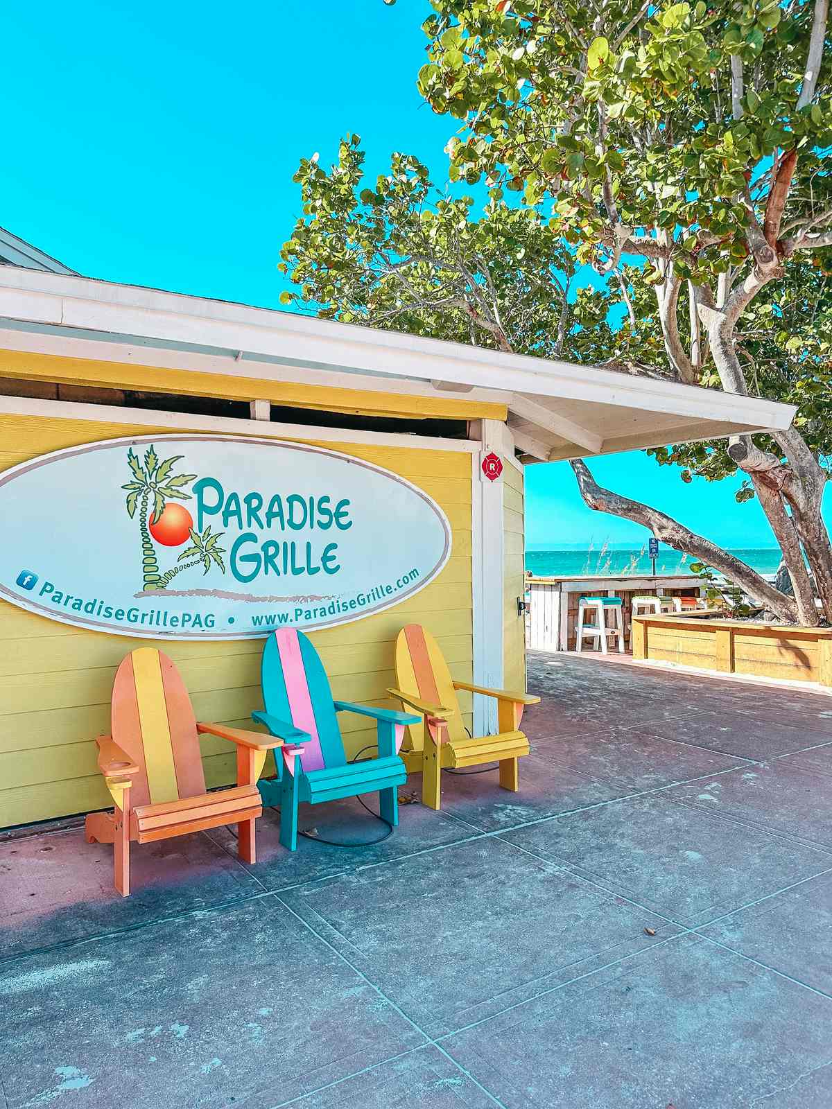 Paradise Grill Pass A Grille