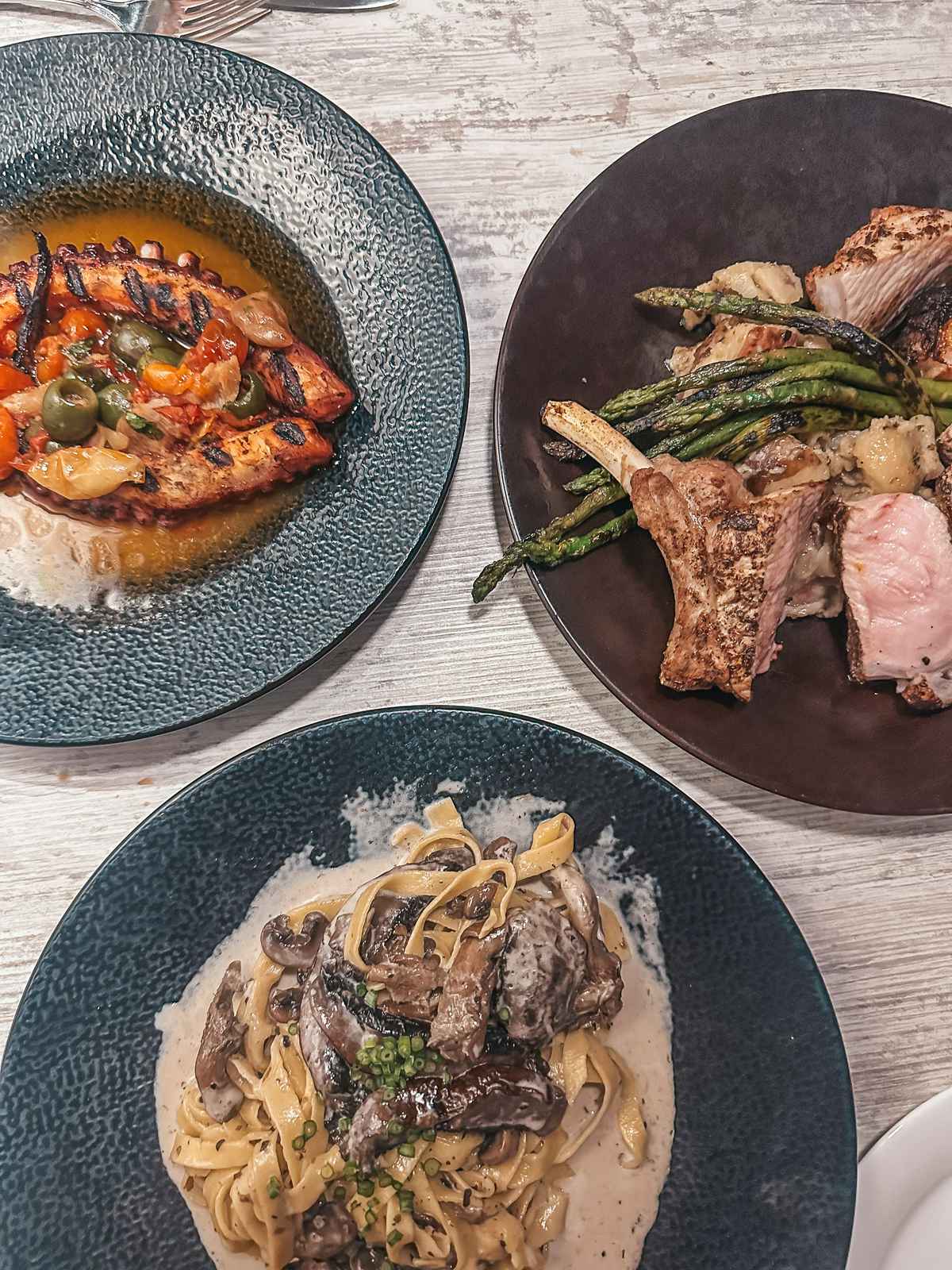 Sauvignon Wine Locker St Pete wine bar and restaurant