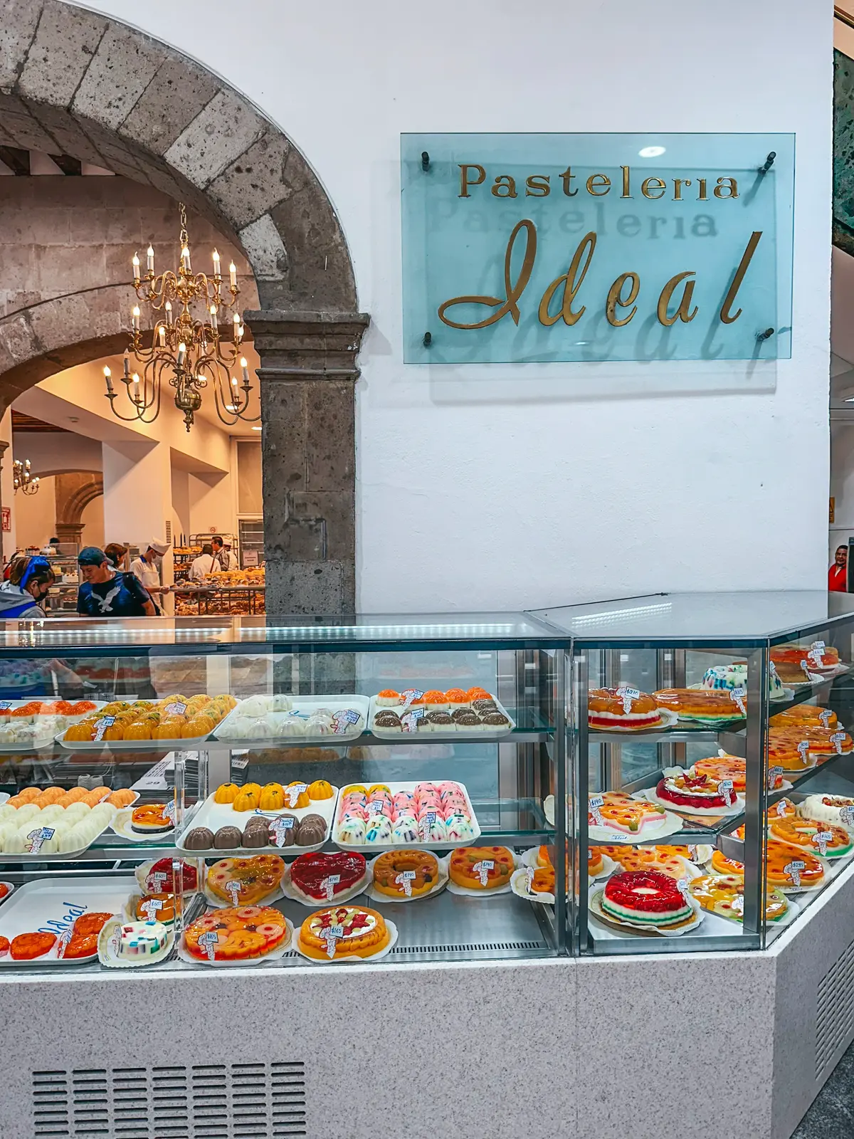 Pasteleria Ideal in Mexico City