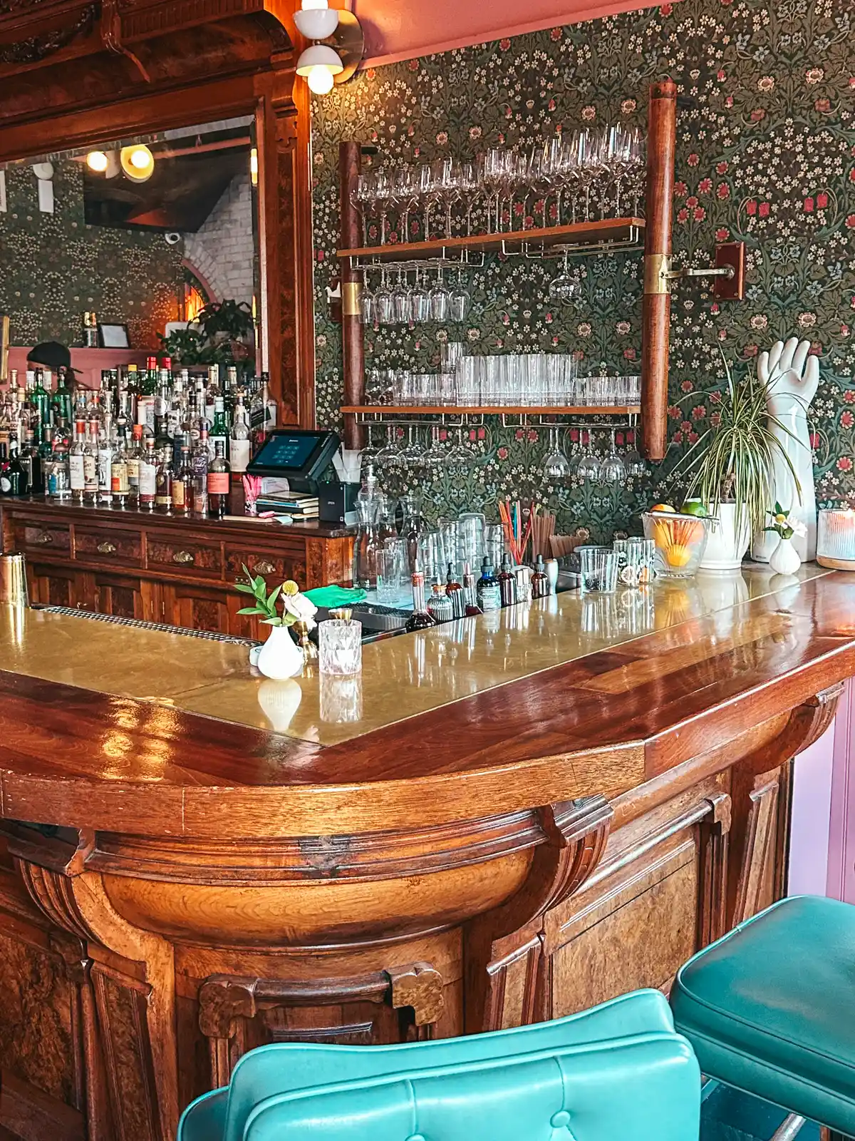 Bar area at Chapmans in Columbus Ohio