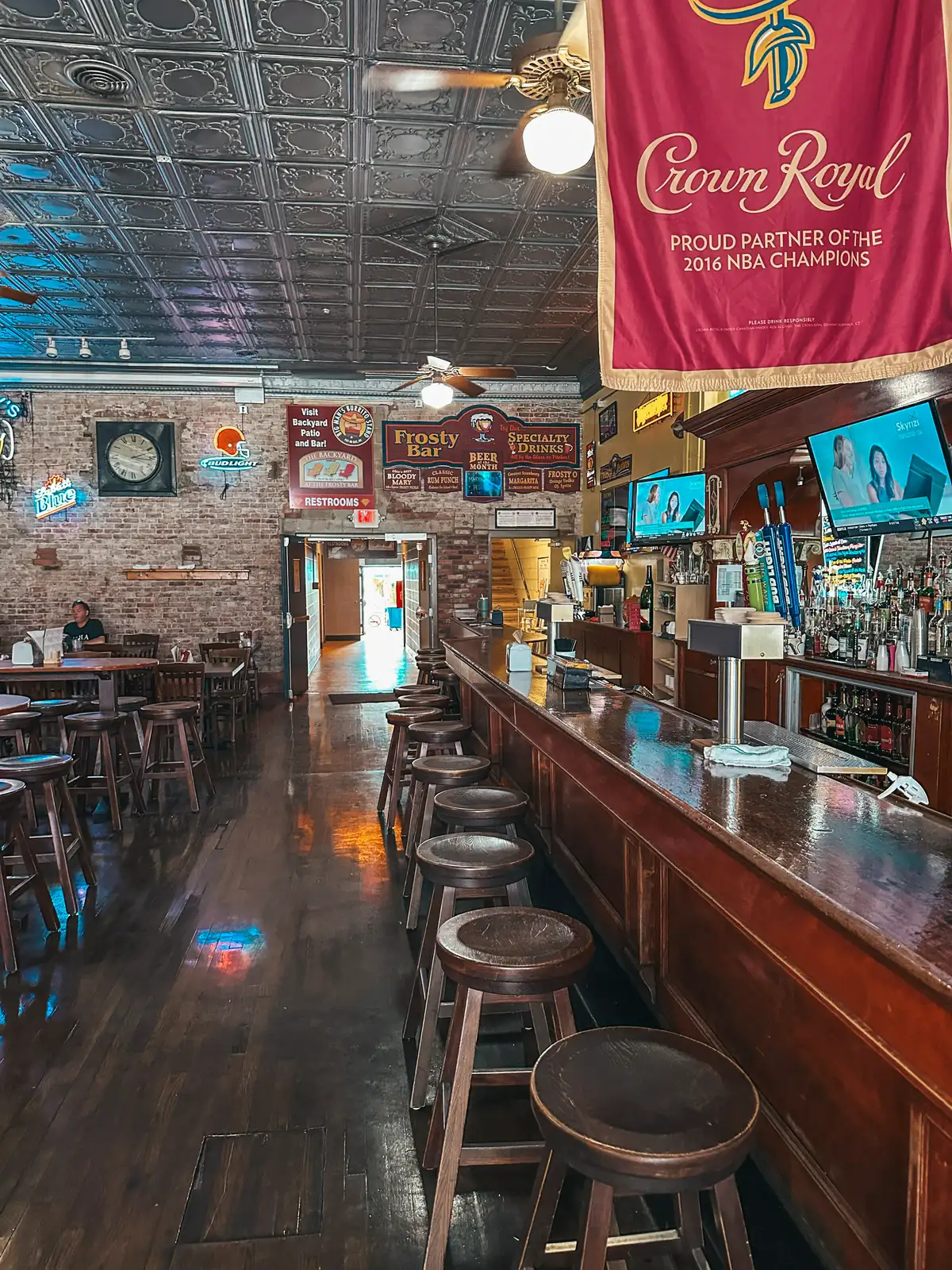 Inside bar at Frosty Pizza on Put in Bay