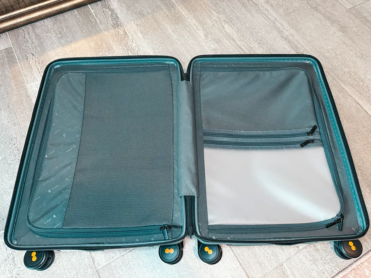 Level 8 Voyageur 20” luggage inside