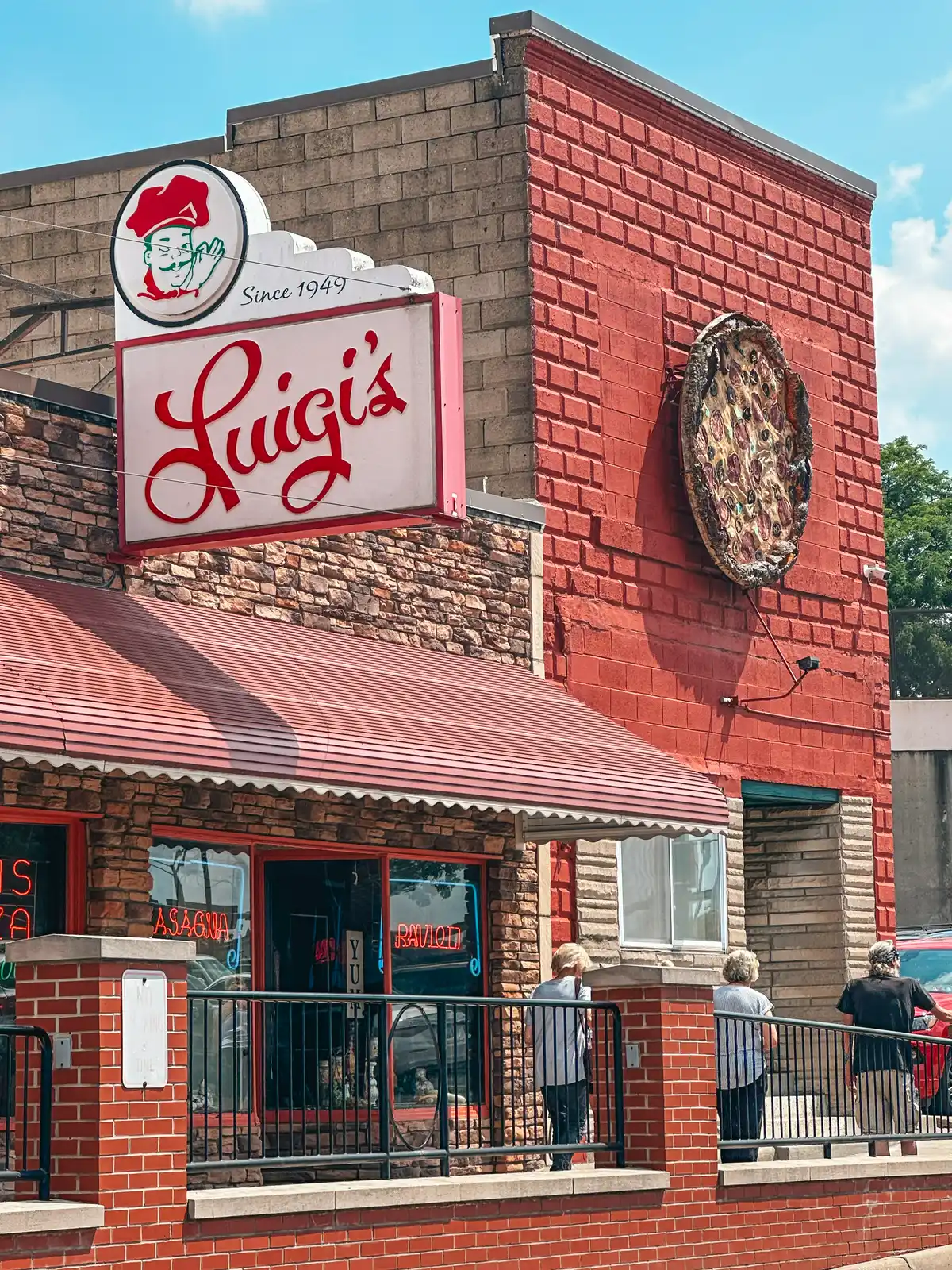 Luigis restaurant in Akron Ohio
