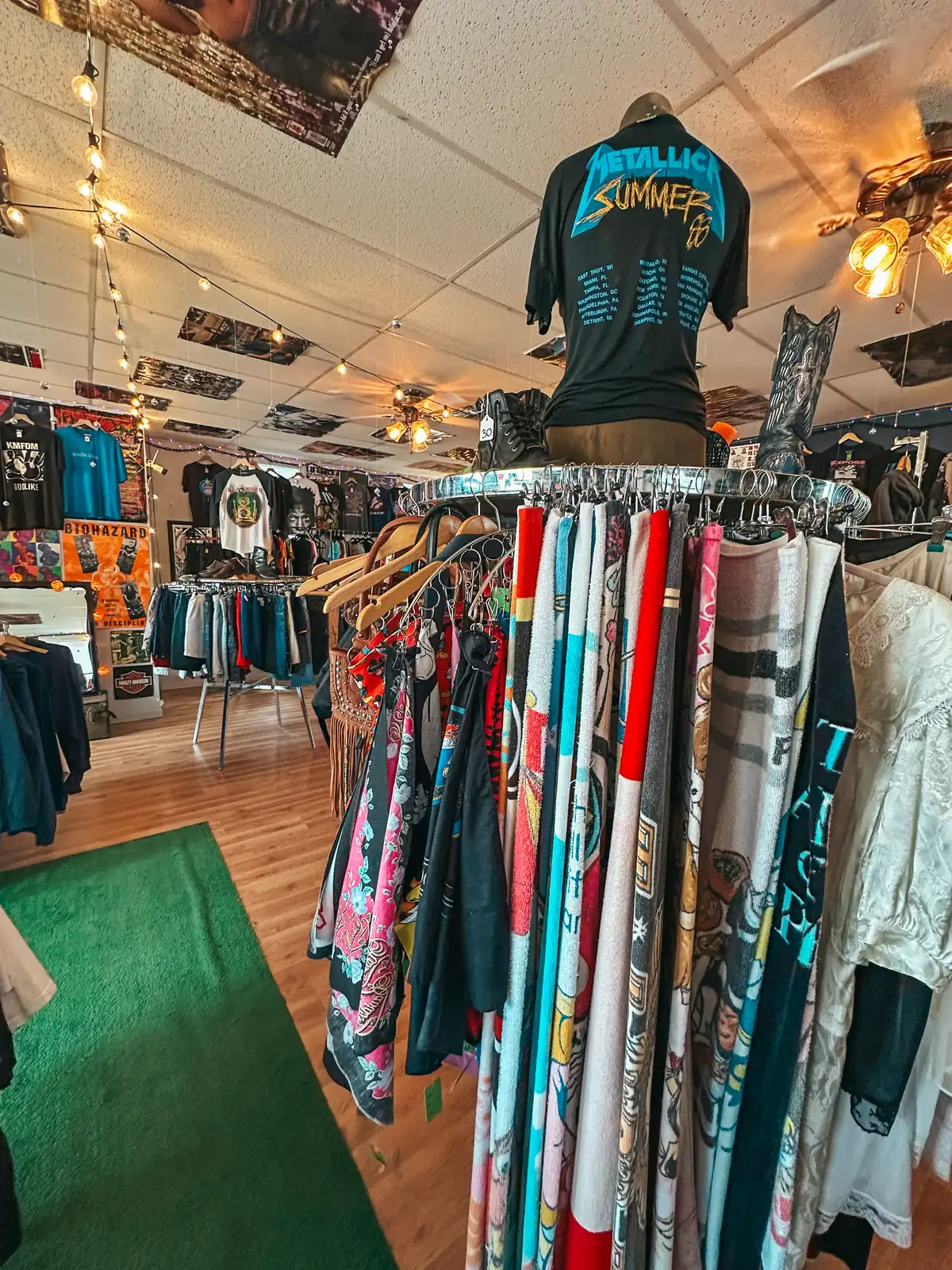 Thrift shop in Hartville Ohio