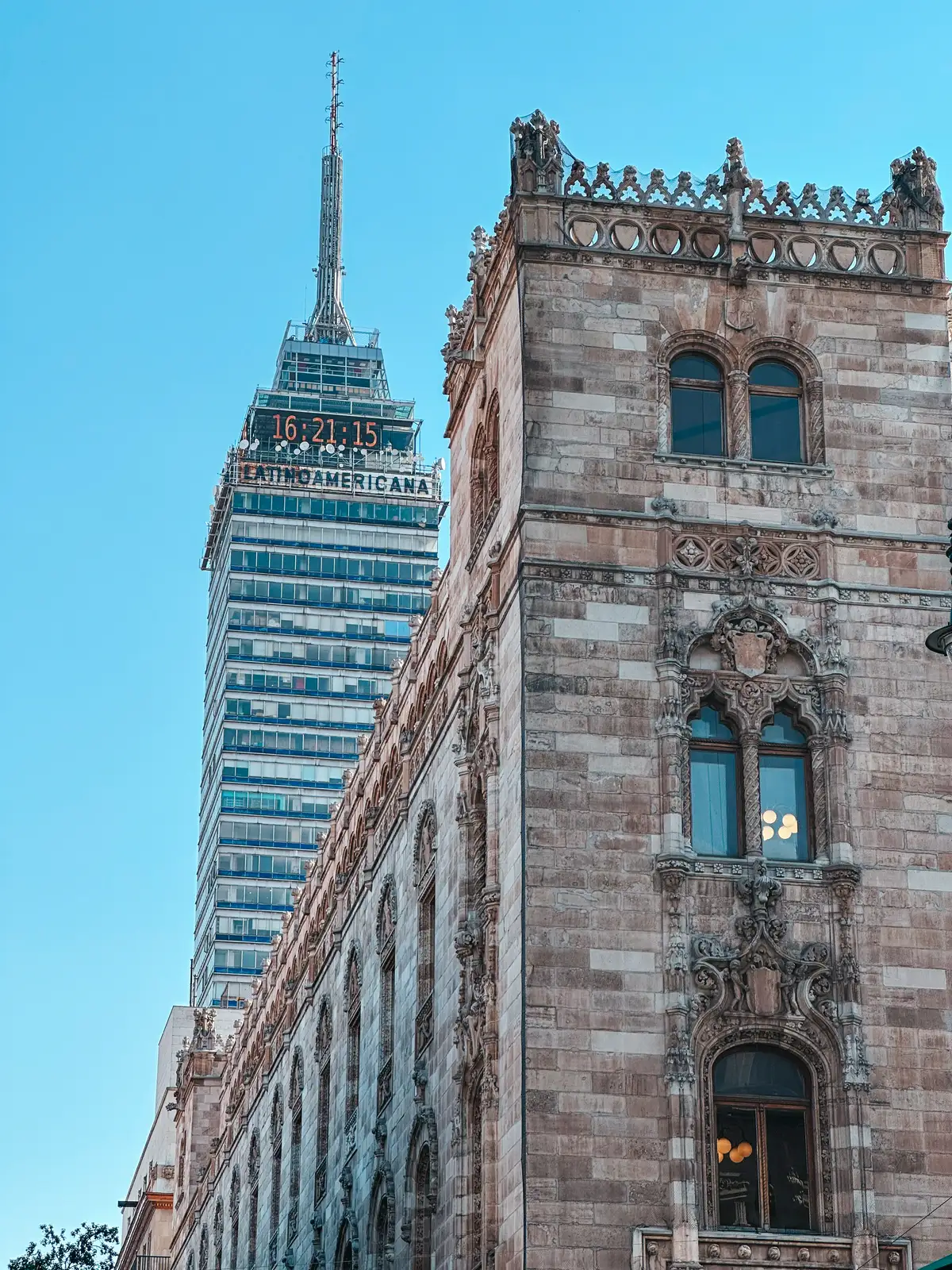 Torre Latinoamericana in Mexico City