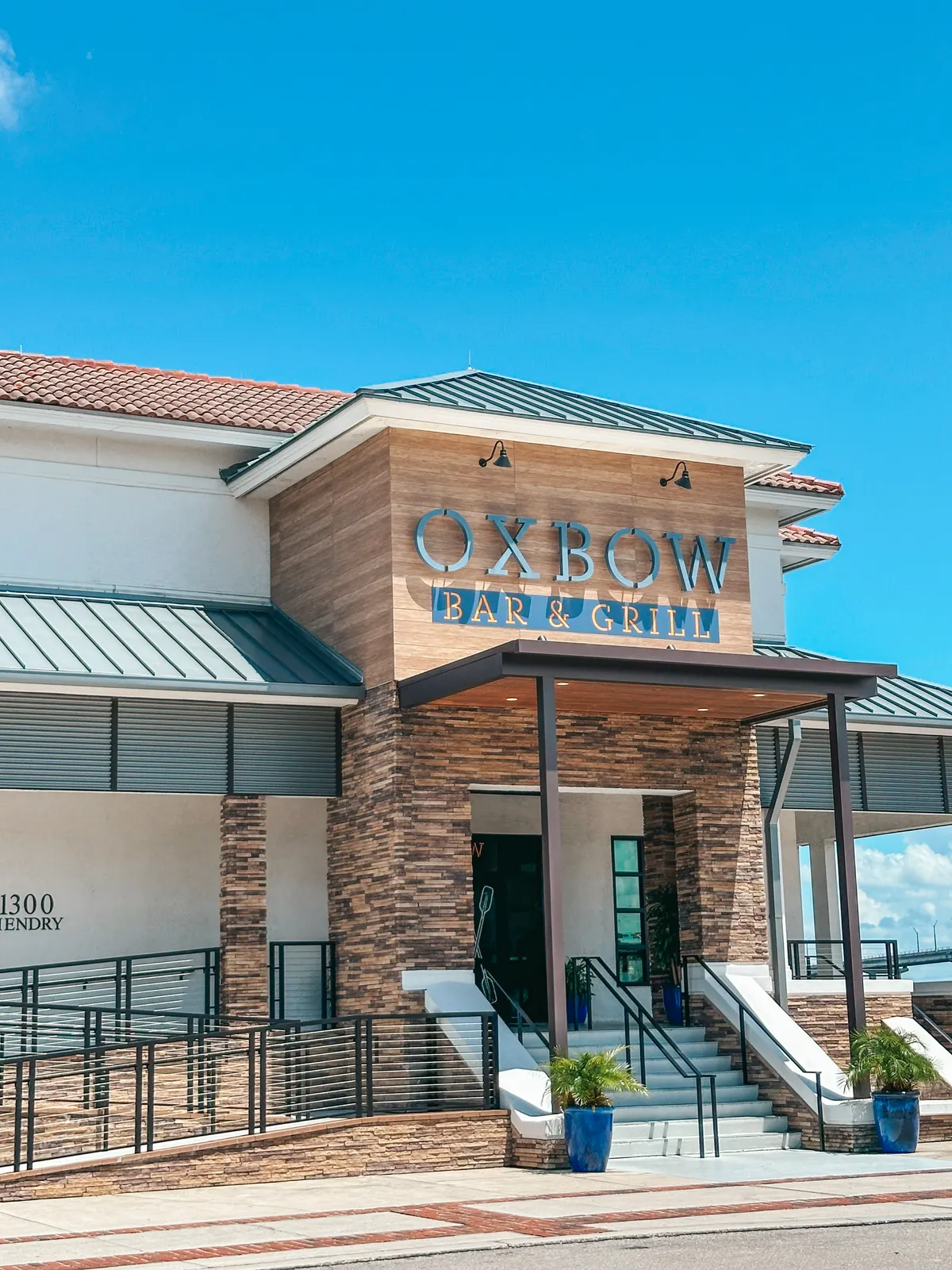 Oxbow Bar and Grill in Fort Myers