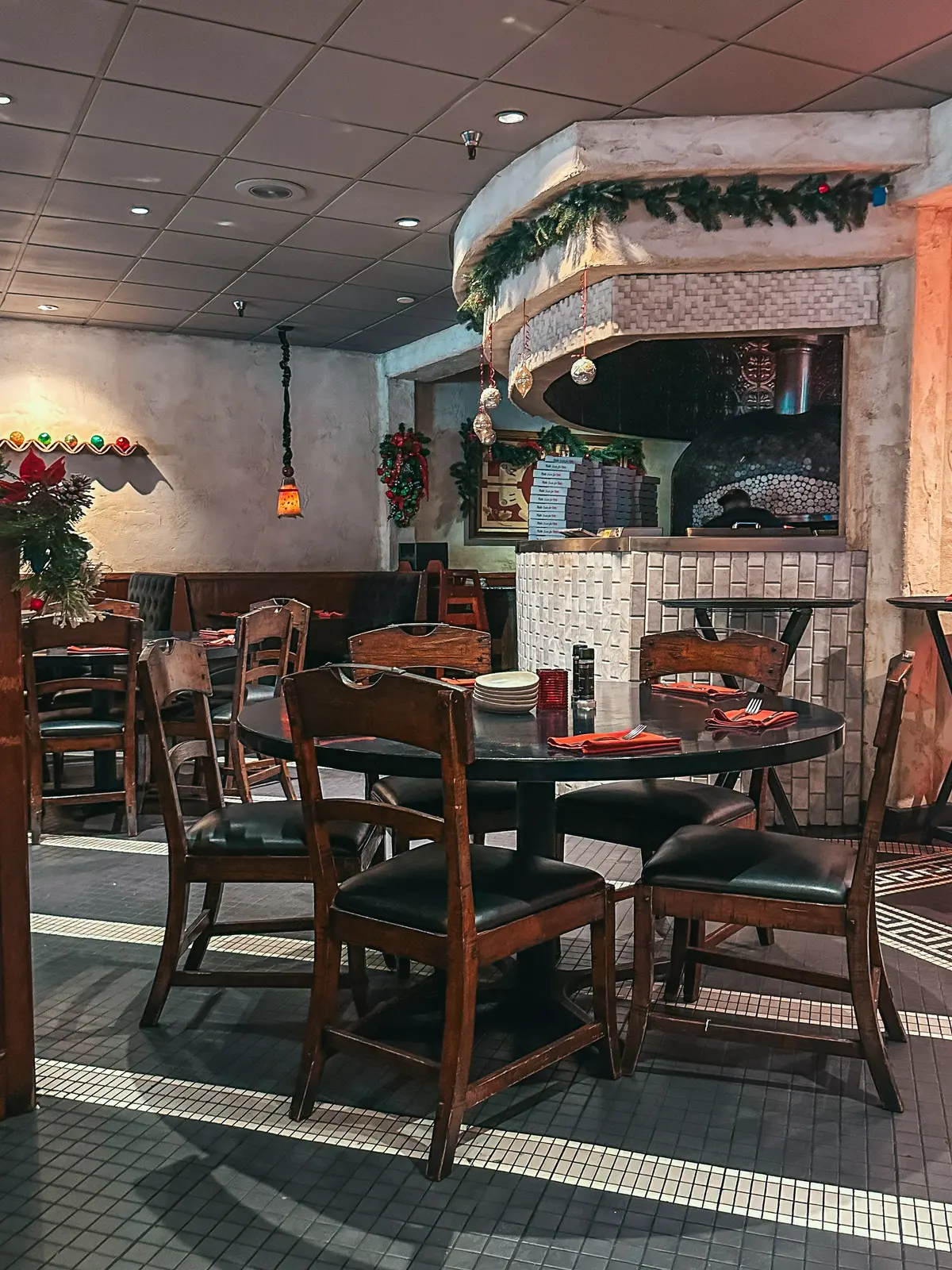 Indoor Dining At Bellas Italian Restaurant In Tampa