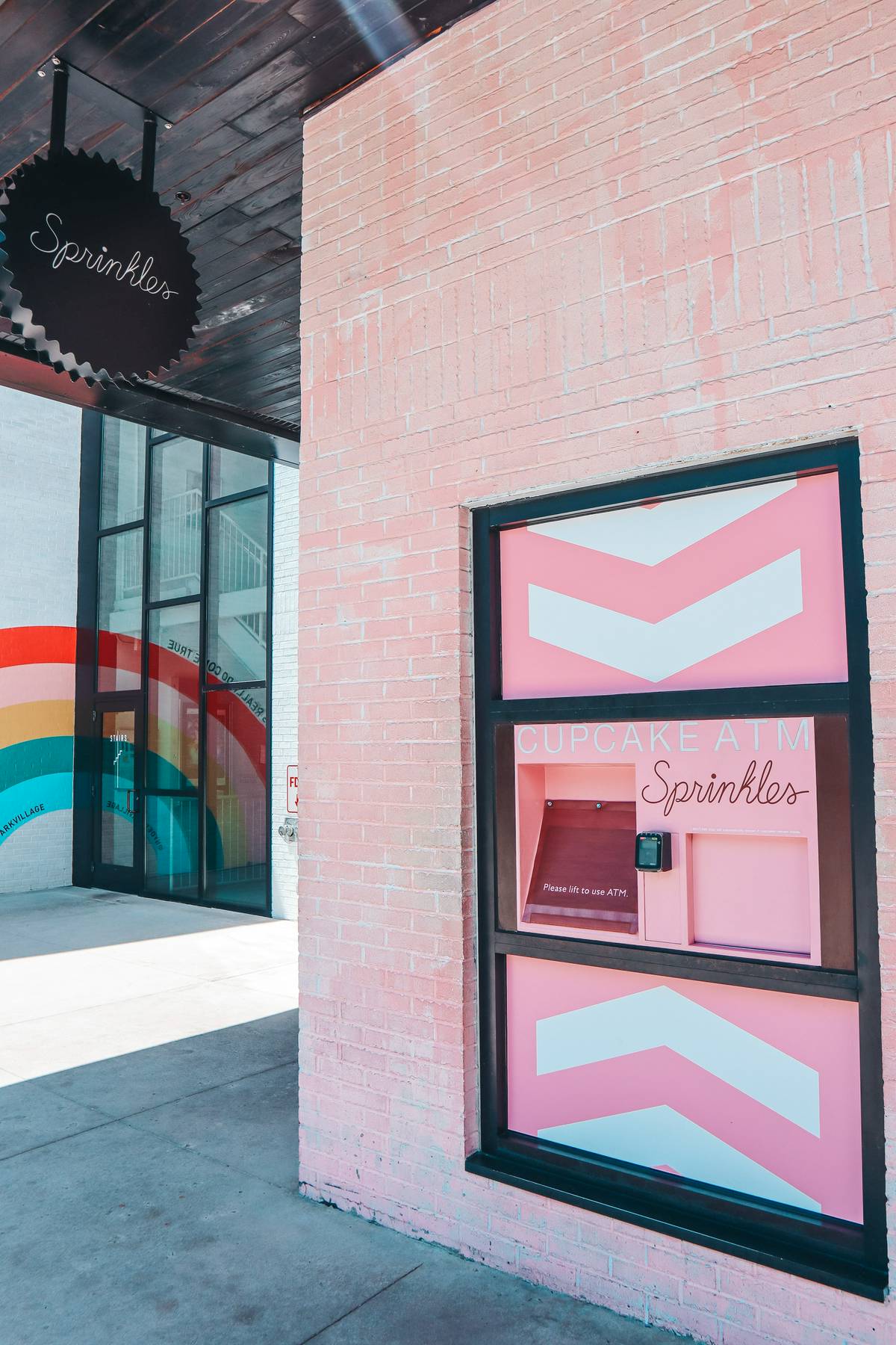 Sprinkles Cupcake ATM In Hyde Park