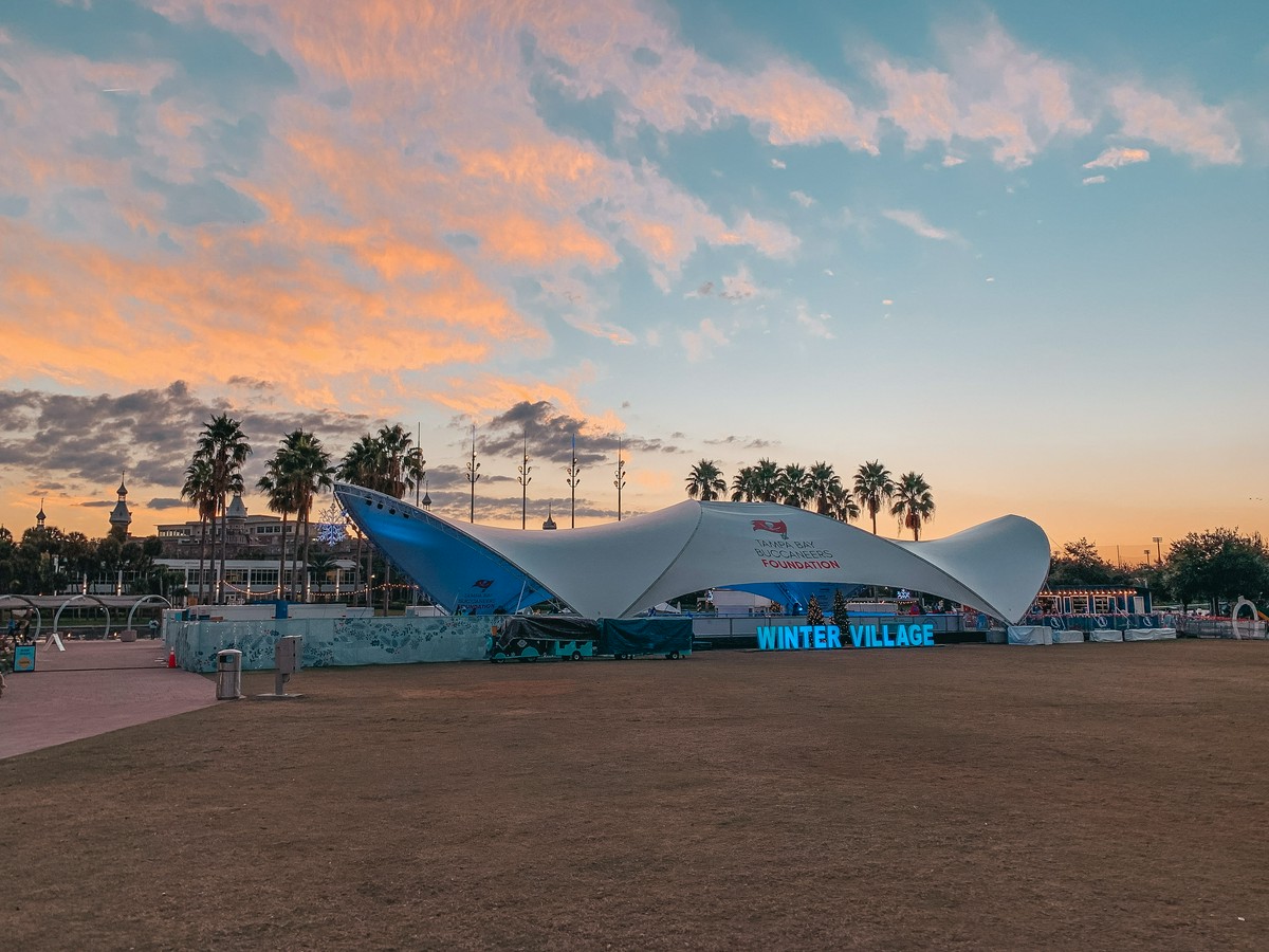 Winter Village At Curtis Hixon